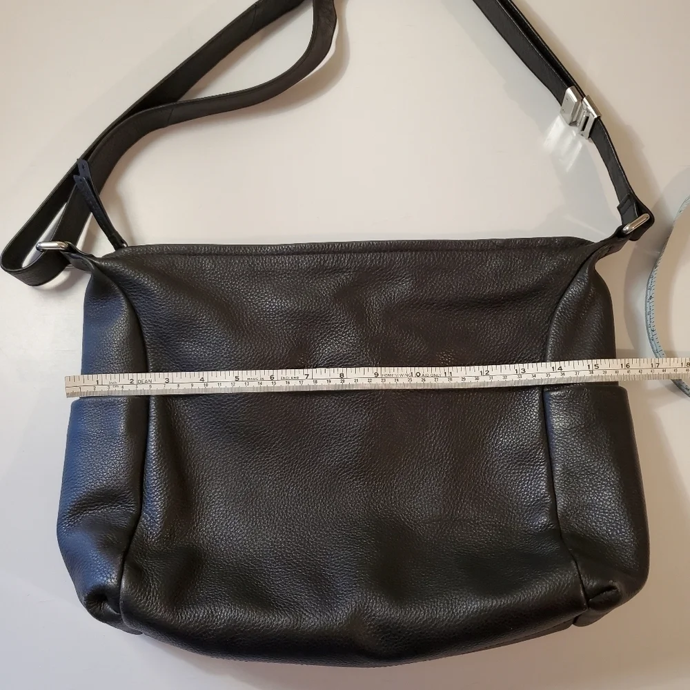 Bree Germany Black Leather Shoulder Bag - Picture 9 of 11